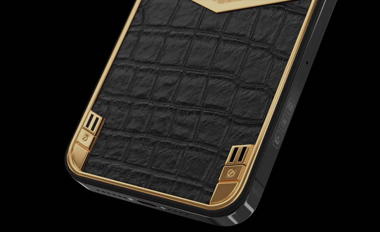 Apple iPhone - CAVIAR Alligator Gold Lines 18K