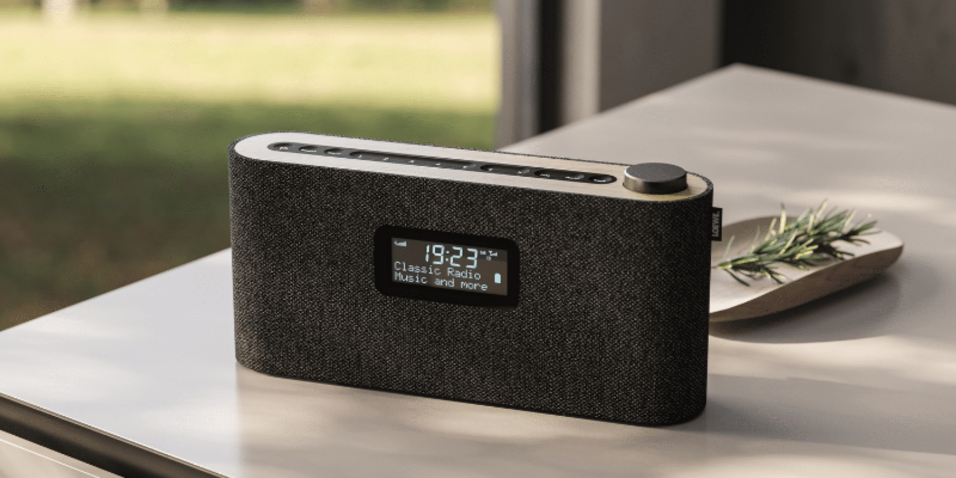 Radio Loewe + Radio Frequency